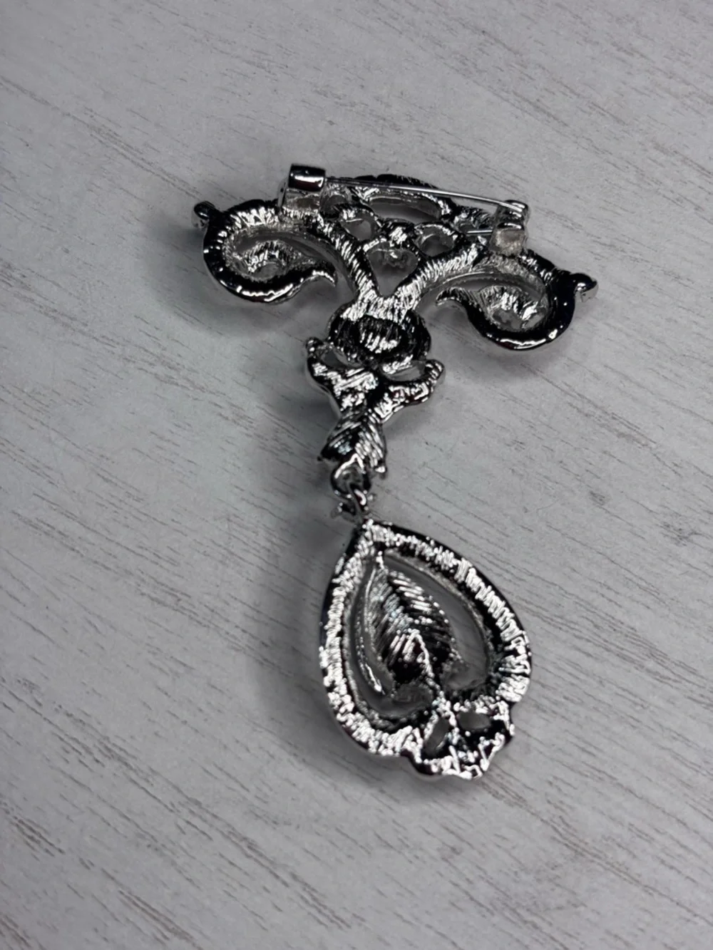 Silver-Tone Brooch with Deep Blue Crystal Drops - Picture 4 of 4